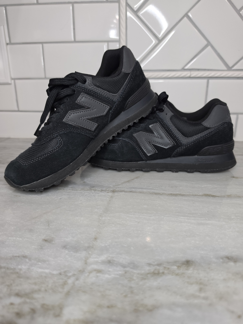 New Balance 574 Core Black Sneakers Mens 7.5 Womens 9